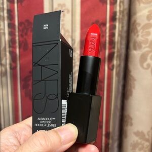 NARS Audacious Lipstick - Bold Rita Red. Magnet Cap